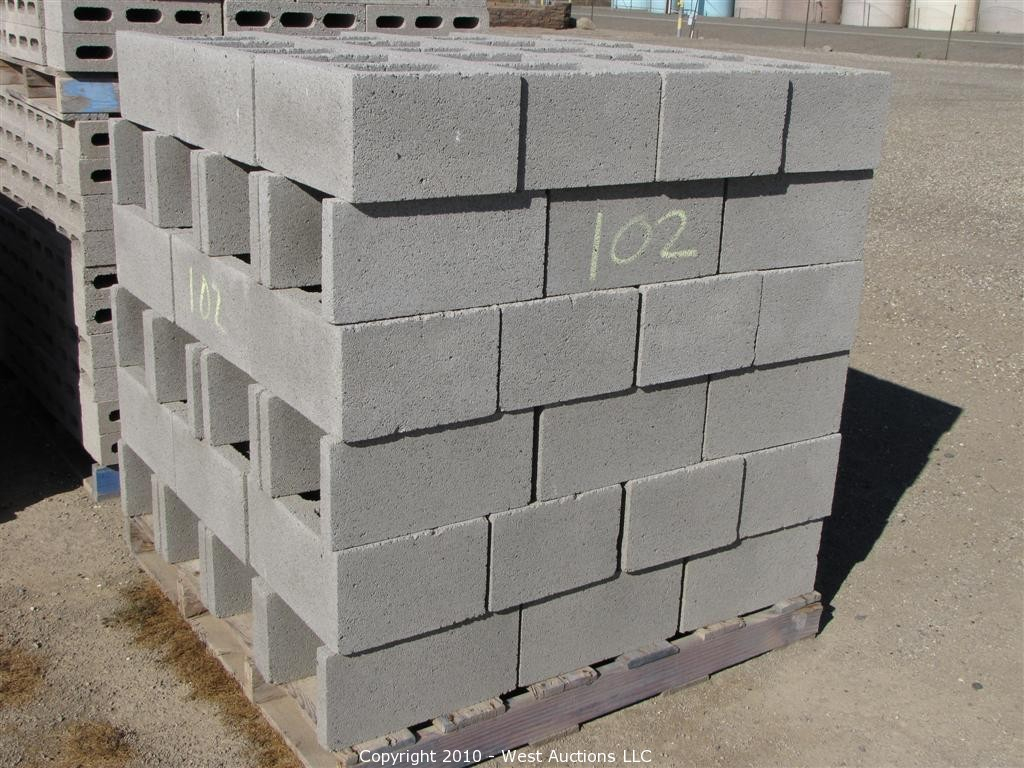 Какие блоки легче. Ячеистый блок 390х190х188. Блоки для стройки. Блок для строительства блока. Типы блоков для строительства.