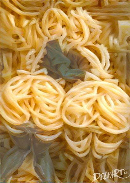 Похоже на лапшу. Горячие спагетти. Необычные макароны. Смешные макароны. Горячий макароны.