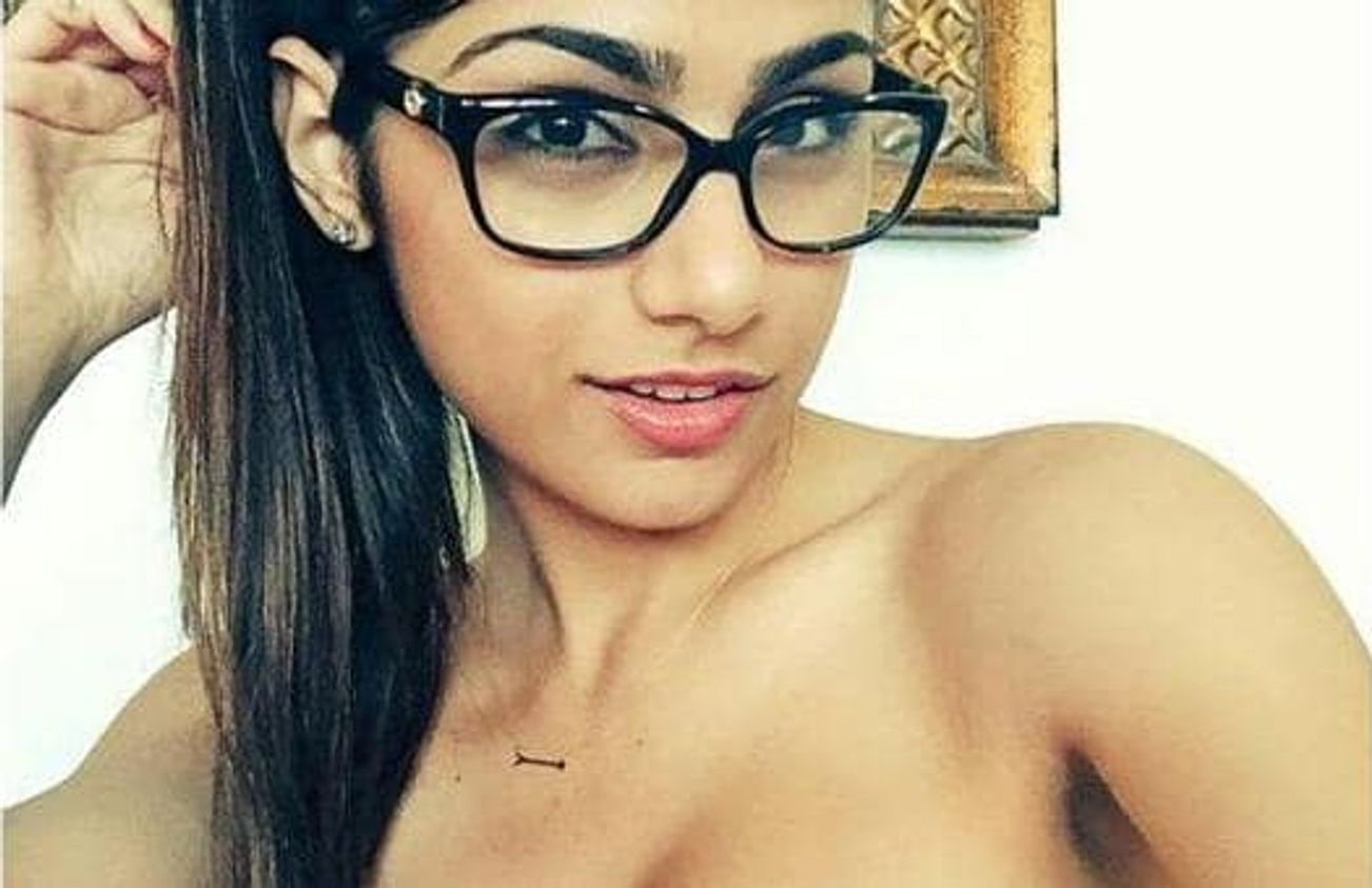 Bill Bailey Foot Fetish Mia Khalifa